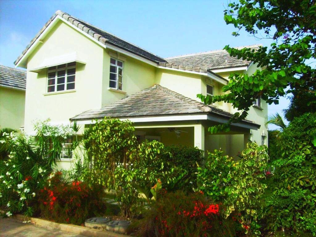 Surfer'S Paradise Retreat - Gated Community Townhouse For Surfers & Families Christ Church Exterior photo